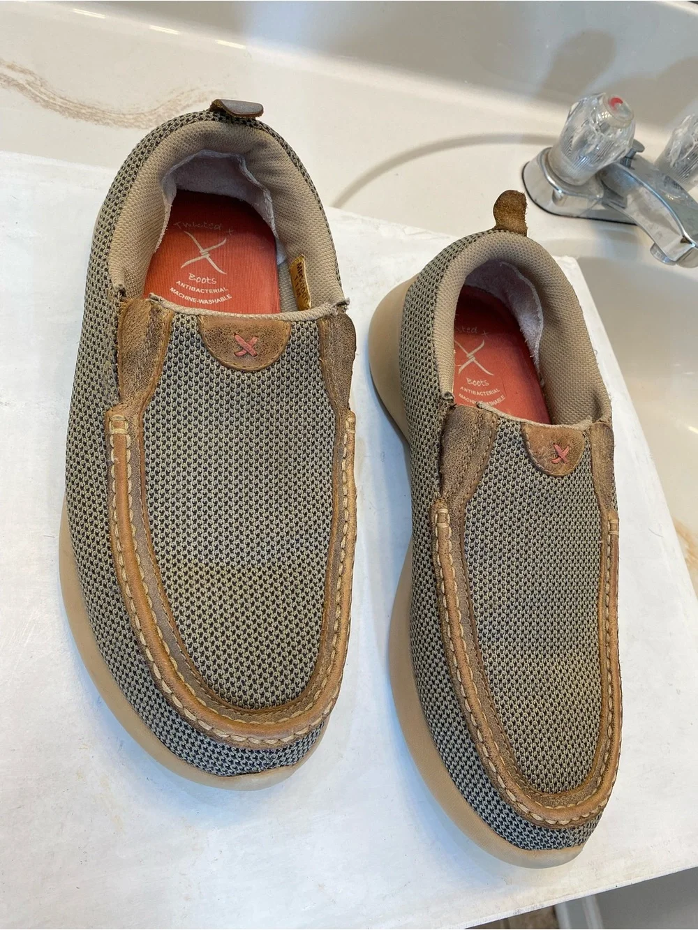 Twisted X Men’s Slip On driving casual loafers Size 11M good condition clean